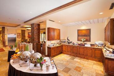 هتل Tivoli Lodge