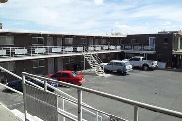 هتل Tomahawk Motor Lodge