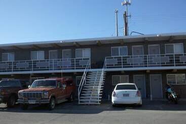هتل Tomahawk Motor Lodge
