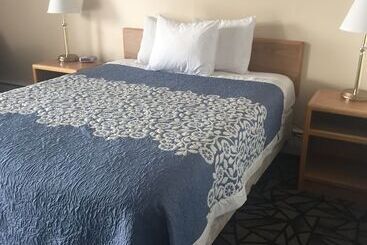 هتل Tomahawk Motor Lodge