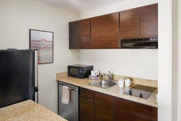 هتل Towneplace Suites Tempe At Arizona Mills Mall