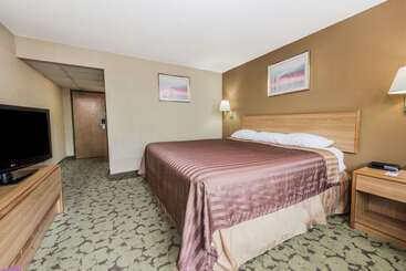 هتل Travelodge By Wyndham Bloomington