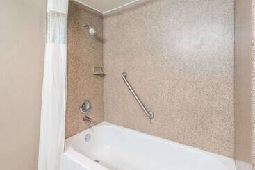 هتل Travelodge By Wyndham Bloomington