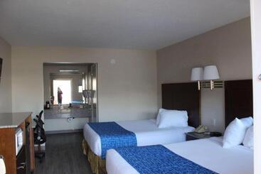 هتل Travelodge By Wyndham Cedar City