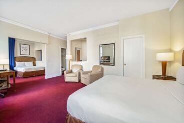 هتل Travelodge By Wyndham Downtown Chicago