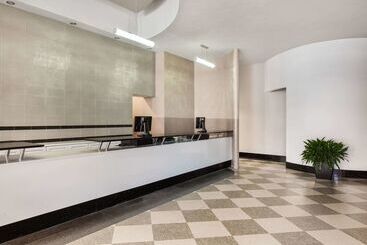 هتل Travelodge By Wyndham Downtown Chicago
