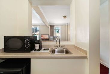 هتل Travelodge By Wyndham Downtown Chicago