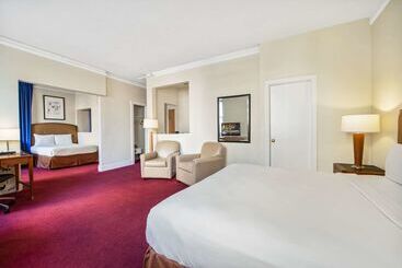 هتل Travelodge By Wyndham Downtown Chicago