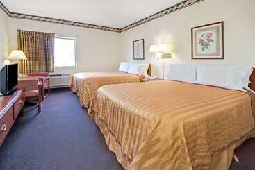 هتل Travelodge By Wyndham St. Louis