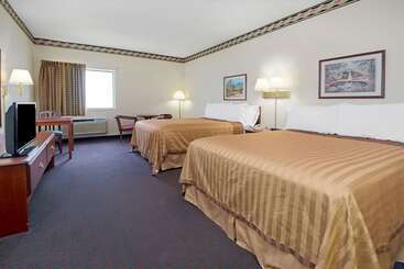 هتل Travelodge By Wyndham St. Louis