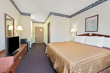 هتل Travelodge By Wyndham St. Louis