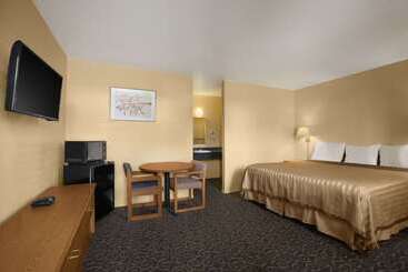 هتل Travelodge By Wyndham Wenatchee