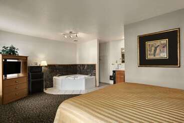 هتل Travelodge By Wyndham Wenatchee