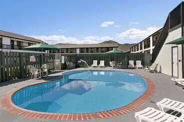 هتل Travelodge By Wyndham Wenatchee