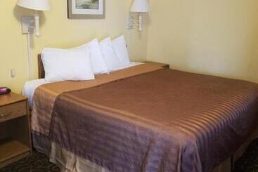 هتل Travelodge By Wyndham Wenatchee