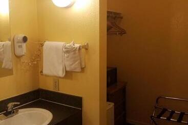 هتل Travelodge By Wyndham Wenatchee