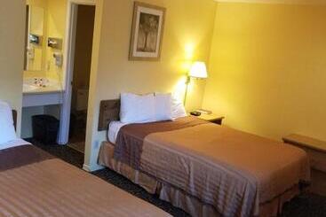 هتل Travelodge By Wyndham Wenatchee