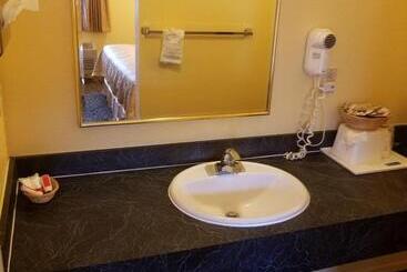 هتل Travelodge By Wyndham Wenatchee