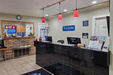 هتل Travelodge By Wyndham Wenatchee