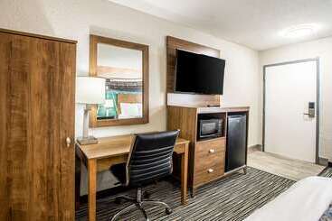 مُتل Clarion Pointe East Lansing University Area