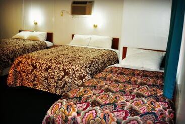 Town House Motel