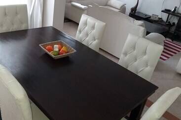 تختخواب و صبحانه Maurica Homes