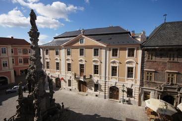 هتل Palace Kutna Hora