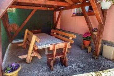 پانسیون Guest House Bosnian House