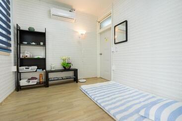 پانسیون Yours Guesthouse In Tongyeong