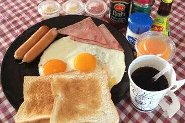 هاستل Hiranyika Cafe And Bed