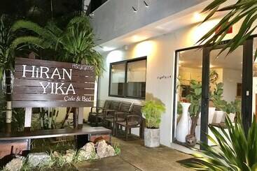 هاستل Hiranyika Cafe And Bed