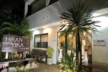 هاستل Hiranyika Cafe And Bed