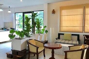 هاستل Hiranyika Cafe And Bed