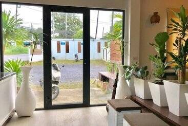 هاستل Hiranyika Cafe And Bed