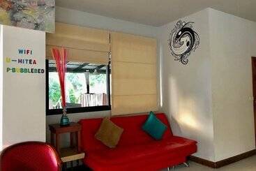 هاستل Hiranyika Cafe And Bed