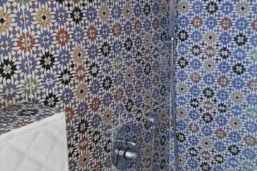تختخواب و صبحانه Dar El Caid