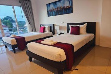 هتل One World One Home Naiharn