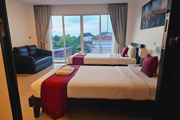 酒店 One World One Home Naiharn