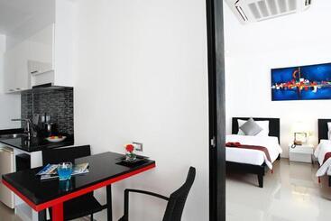 酒店 One World One Home Naiharn