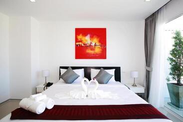 酒店 One World One Home Naiharn