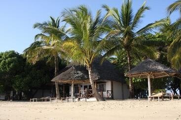 هتل Chapwani Island