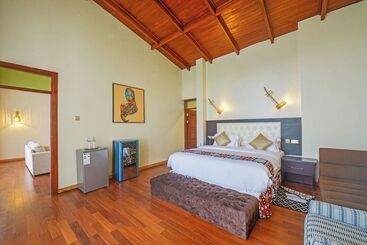 هتل Gorilla Heights Lodge