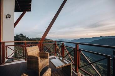 هتل Gorilla Heights Lodge
