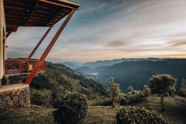 هتل Gorilla Heights Lodge
