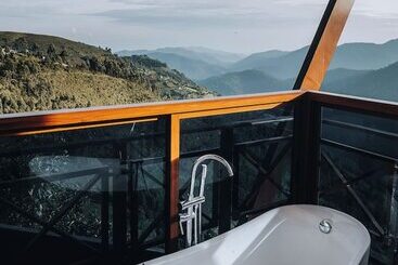 هتل Gorilla Heights Lodge