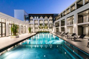 One Patio Hotel Pattaya   Sha Extra Plus