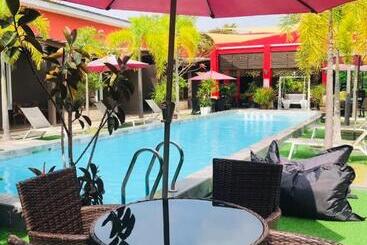هتل Villa Abadi Resort