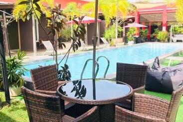 هتل Villa Abadi Resort