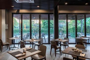 Xotel