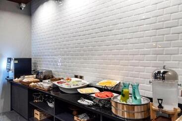 Xotel